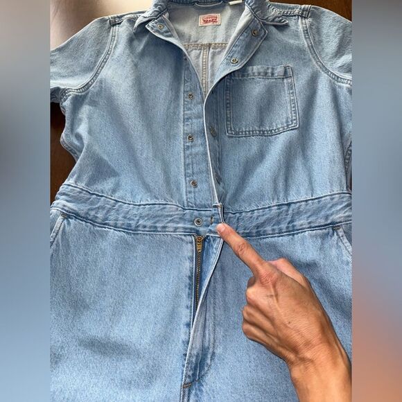 Levi’s Denim Jumpsuit M Short Sleeve Snap Button Front Cropped Utility One-Piece - Picture 5 of 12